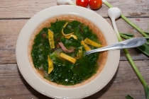 Supa de salata verde cu afumatura (Lettuce soup with smoked bacon)