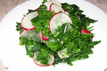 Salata de spanac  cu ridichi si ceapa verde