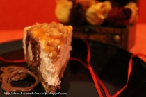 Cheesecake cu arahide în sos caramel
