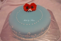 Tort cu maci si broderie royal ice (Brush embroidery and poppies cake)