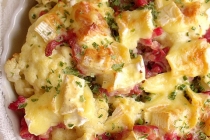 GRATIN DE CONOPIDA CU  BRINZA SI SUNCA(CAULIFLOWER  GRATIN WITH COULOMMIERS CHEESE AND HAM)