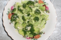 Salata de broccoli