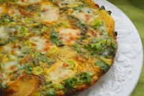 Frittata cu cartofi, ceapa verde si marar