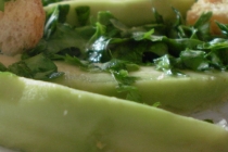 Salata de avocado cu rucola si patrunjel