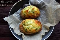 the perfect baked potato - un cartof copt perfect umplut cu brânză şi chives