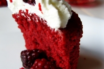 Red Velvet Cupcake cu Frosting de Mascarpone