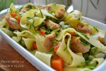 Pappardelle cu mazăre, chives și pui tras la tigaie  -  Pappardelle Pasta With Chicken And Peas