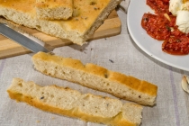 Focaccia cu lavanda (Lavender focaccia)