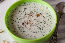 Tarator - supa rece de castraveti cu iaurt (Cold cucumber and yogurt soup)