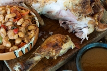 Povestea unui pui umplut cu fasole uscata (Stuffed chicken)