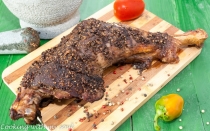 Pulpa de curcan la cuptor cu piper colorat (Roasted turkey leg with coloured peppercorns)