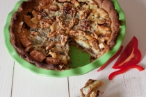 Quiche cu blat de nuca, umplut cu praz, gorgonzola si brie ( Leek, gorgonzola and brie quiche with walnut pastry)