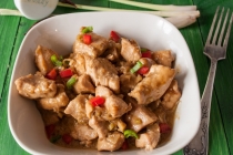 Pui vietnamez cu lemongrass (Vietnamese chicken with lemongrass)