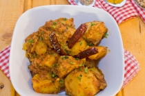 Curry de pui cu cartofi (Chicken curry with potatoes)