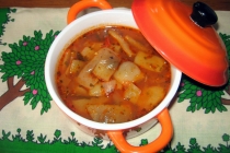 Supa de fasole verde ,aromata cu usturoi si frunze de telina