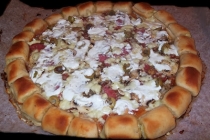 Pizza cu margine de branza