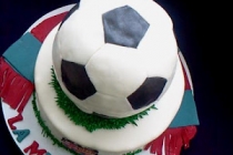 Tort cu minge de fotbal