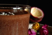 Smoothie cu cacao si fructul pasiunii