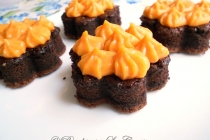 Brownies cu grapefruit goji curd