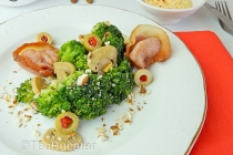 Salata de broccoli cu bacon