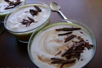 Mousse de banane cu unde de caramel