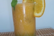 Cocktail cu pepene galben, portocale si menta