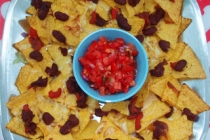 Nachos de casa cu fasole rosie cu portocale