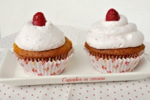 CUPCAKES CU ZMEURA