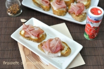 BRUSCHETTE CU PROSCIUTTO