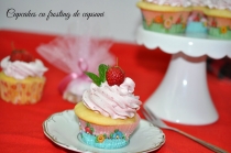 CUPCAKES CU FROSTING DE CAPSUNI