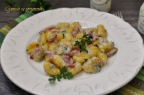 GNOCCHI CU GORGONZOLA