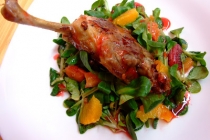 CONFIT DE CANARD CU SALATA DE VALERIANA