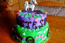 TORT CU CAI / HORSE CAKE