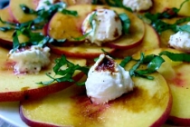 CARPACCIO DE PIERSICA CU RICOTTA(PEACH CARPACCIO WITH RICOTTA)