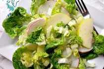 SALATA VERDE CU MERE SI NAPI(LETUCCE ,APPLE AND  TURNIP SALAD)