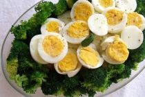 SALATA CU CARTOFI,BROCCOLI ,OU (BROCCOLI,POTATOES AND EGGS SALAD)