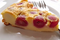 CLAFOUTIS CU STRUGURI ROSE (ROSE GRAPES CLAFOUTIS)