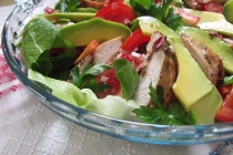 salata de pui cu avocado(chicken and avocado salad)