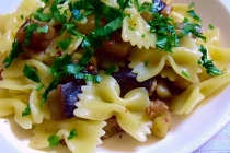 FARFALLE CU VINETE (FARFALLE &AUBERGINES)