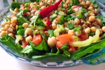 SALATA DE NAUT , LINTE , SPANAC(CHICKPEAS,LENTILS AND SPINACH SALAD)