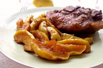 PORC CU CIDRU SI MERE(PORK WITH CIDER AND APPLES)