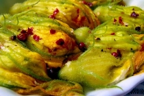 FLORI DE DOVLECEL UMPLUTE CU RICOTTA LA STEAMER (ZUCCHINI BLOSSOMS STUFFED WITH RICOTTA CHEESE,STEAMED)