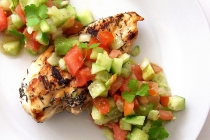 PIEPT DE PUI LA GRATAR CU SALSA DE LEGUME( CHICKEN BREAST BARBECUE WITH VEGETABLES SALSA)