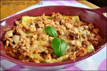 Cannelloni cu umplutura de ricotta in sos de carne