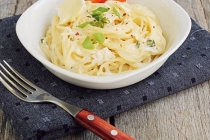 Spaghete cu smantana si branza Camembert