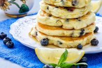 Pancakes cu lămâie și afine (fără gluten)