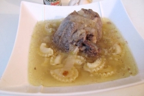 Supa de vita cu ceapa, lamaie si ulei de masline