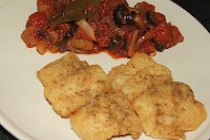 Pește cu sos de roșii, țelină și măsline