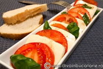 MOZZARELLA CU ROSII SI BUSUIOC- ANTIPASTA -APERTIVE