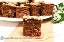 BROWNIE CU MIGDALE